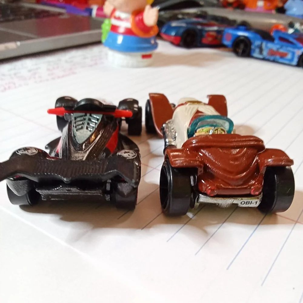 Hot Wheels Star Wars Character Cars Lot of 2 Darth Vader Obi Wan Kenobi